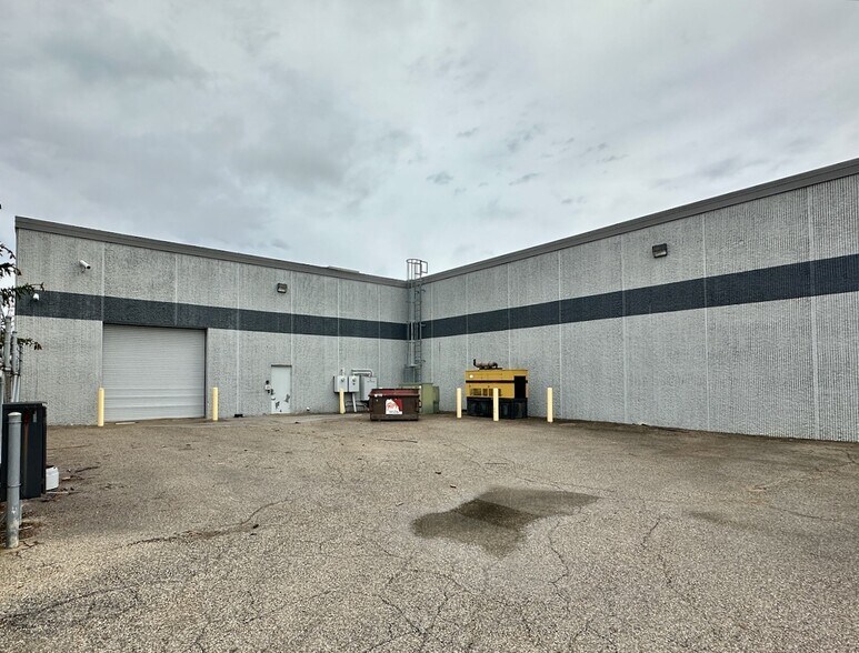 More Photos Of 5251 W 81st St, Indianapolis Warehouse For Lease