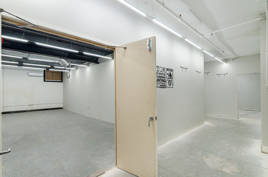 More Photos Of 100 E Mineola Ave, Valley Stream Manufacturing For Lease