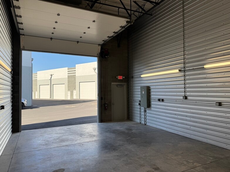 More Photos Of 31606 N Cave Creek Rd, Cave Creek Self Storage For Sale