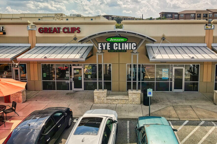 More Photos Of 11703-1 Huebner Rd, San Antonio Unknown For Lease