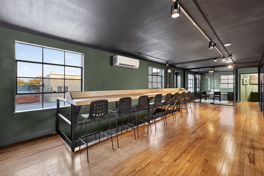 More Photos Of 103 S 2nd St, Leesburg Office For Lease