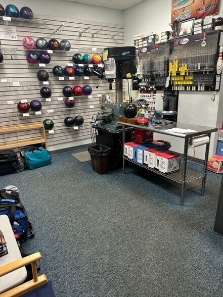 More Photos Of 2850 William St, Buffalo General Retail For Sale