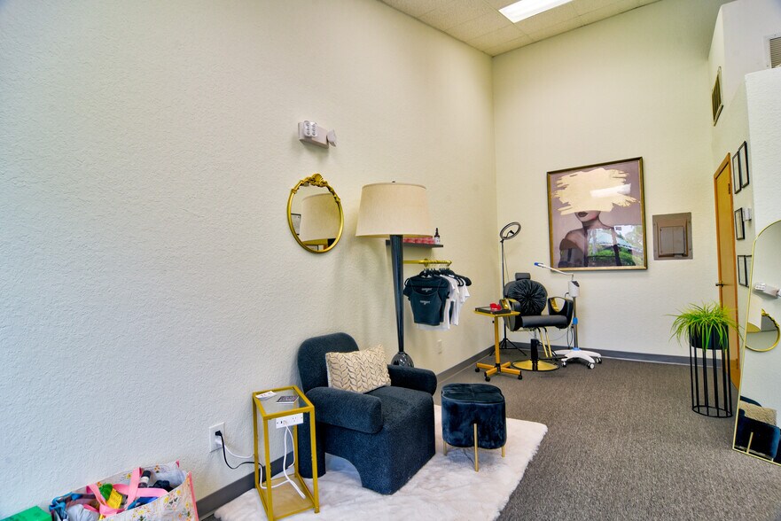 More Photos Of 4500 140th Ave N, Clearwater Unknown For Lease