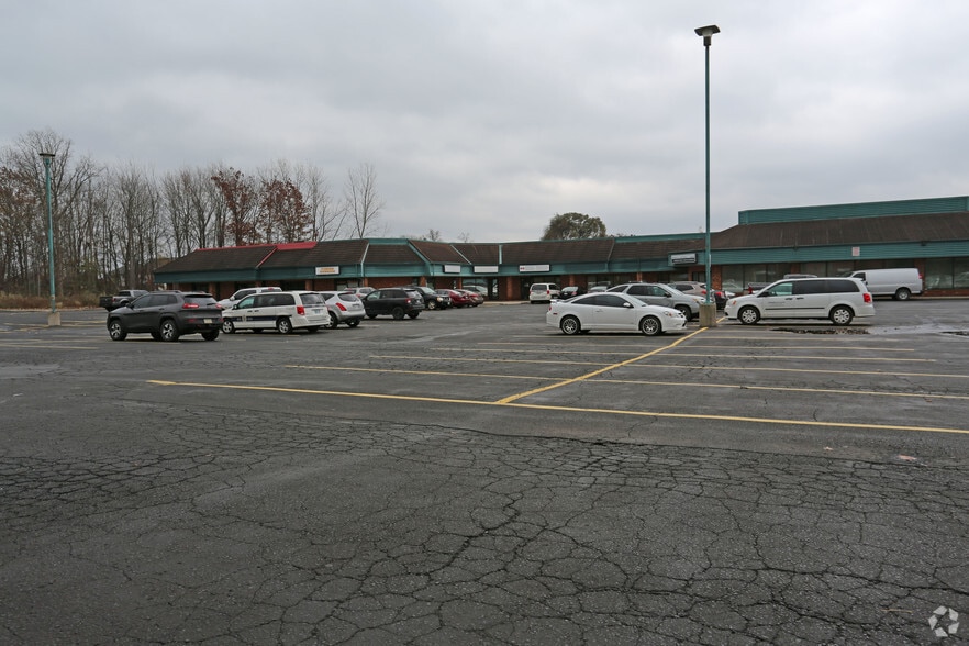 More Photos Of 6080 Mcleod Rd, Niagara Falls Storefront For Lease