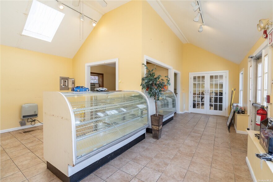 More Photos Of 3225 Sound Ave, Riverhead Storefront Retail Office For Sale