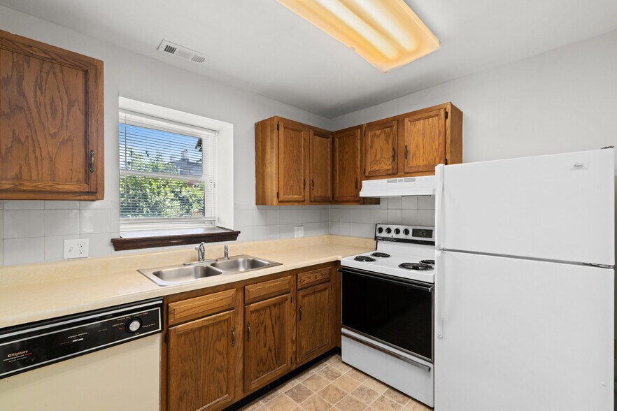More Photos Of 1936-1956 Benton St, Saint Louis Apartments For Sale
