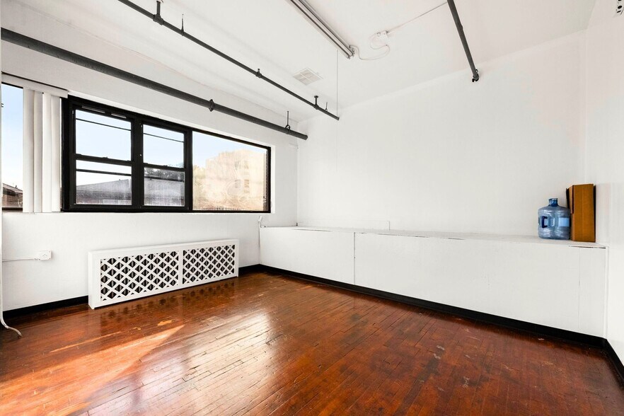 More Photos Of 72 68th St, Guttenberg Flex For Lease