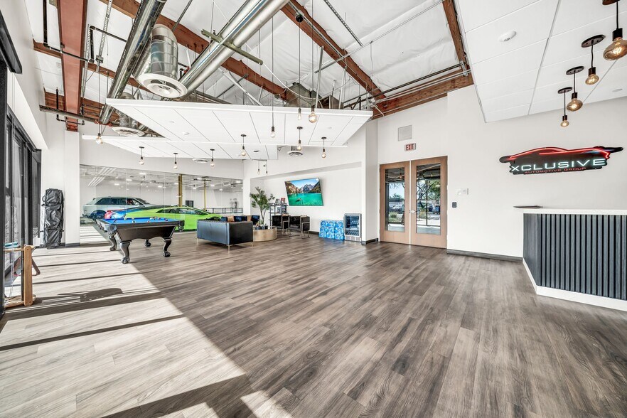 More Photos Of 14505 N Hayden Rd, Scottsdale Light Distribution For Lease
