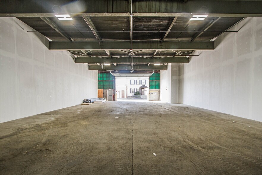 More Photos Of 21 Ellsworth St, Worcester Warehouse For Sale