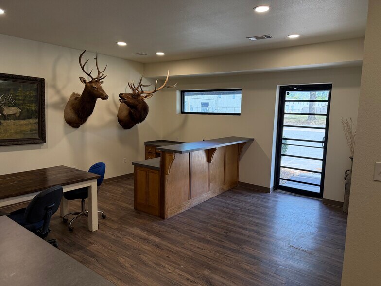 More Photos Of 7900 Doyle Springs Rd, Little Rock Warehouse For Sale