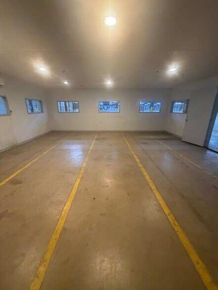 More Photos Of 1301 East Ave, Carrizo Springs Warehouse For Lease
