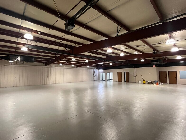 More Photos Of 2804 SE 59th St, Oklahoma City Manufacturing For Lease