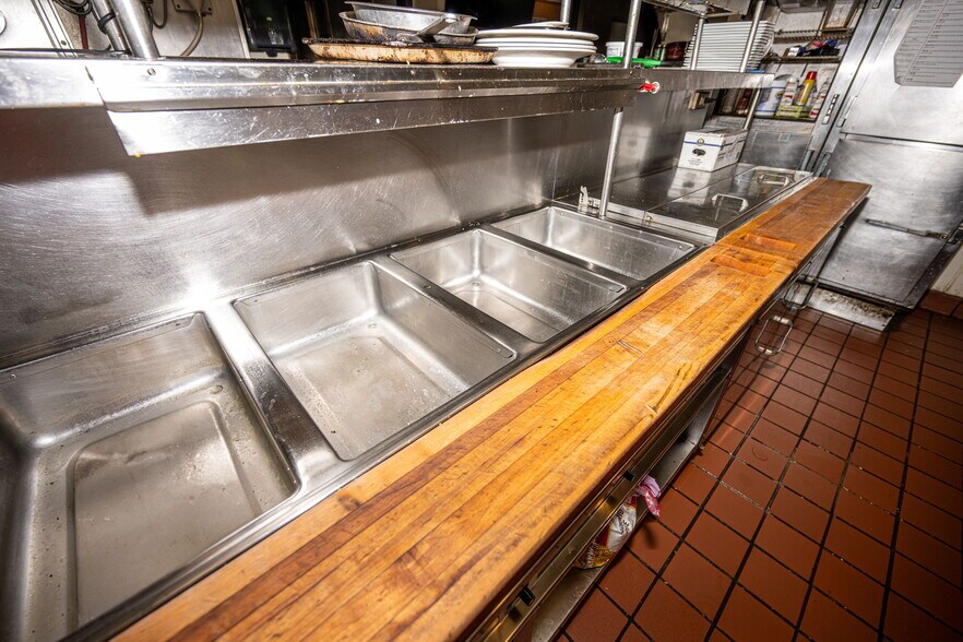 More Photos Of 3365 Abbott Rd, Orchard Park General Retail For Sale