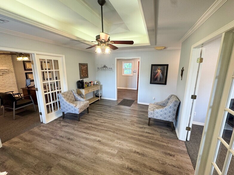 More Photos Of 2001 W Washington St, Broken Arrow Office For Sale