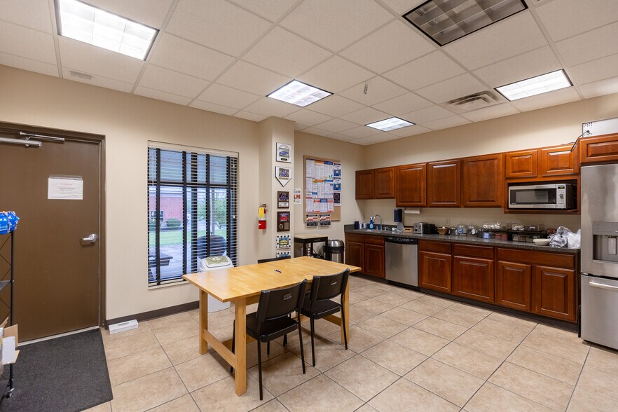 More Photos Of 1120-1130 Channingway Dr, Fairborn Medical For Sale