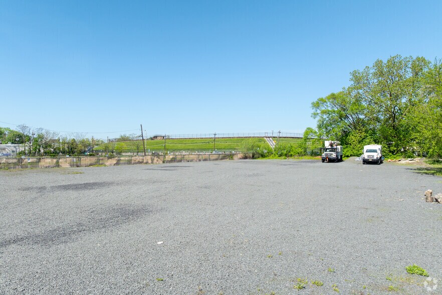 More Photos Of 50 Parkway Ave, Ewing Township Land For Lease