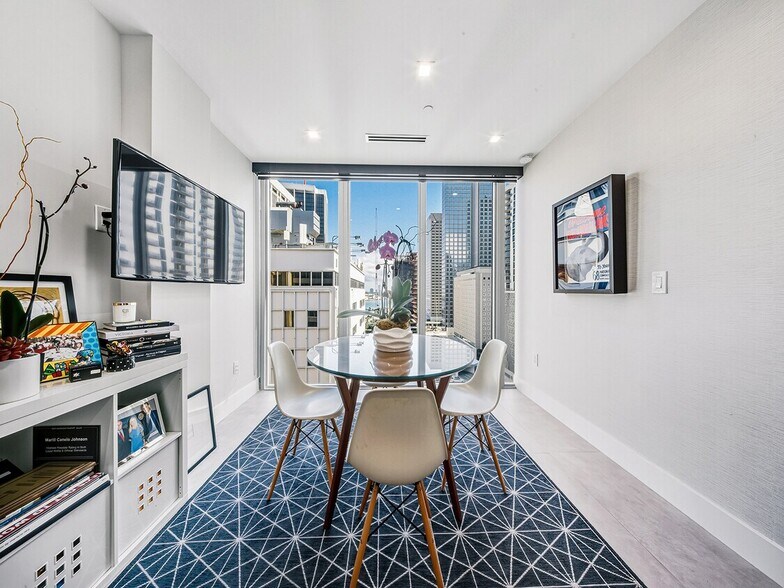 More Photos Of 150 SE 2nd Ave, Miami Office Residential For Sale