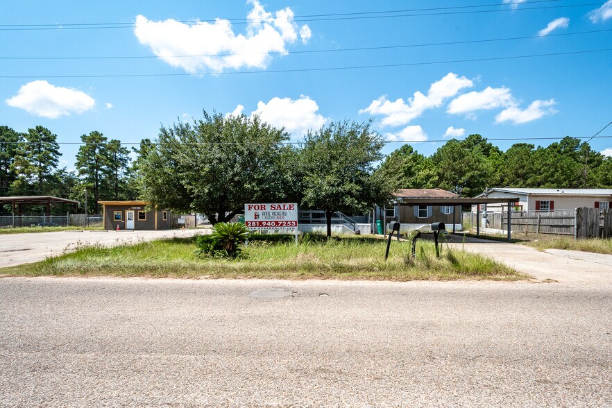 More Photos Of 123 Business Park Dr, Willis Warehouse For Sale