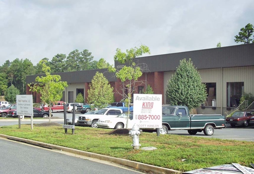 More Photos Of 1060 Union Center Dr, Alpharetta Distribution For Lease