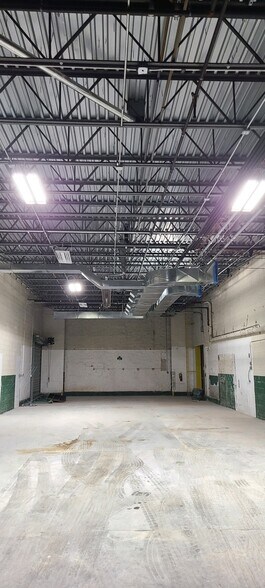 More Photos Of 1906 42nd St, Astoria Industrial For Lease