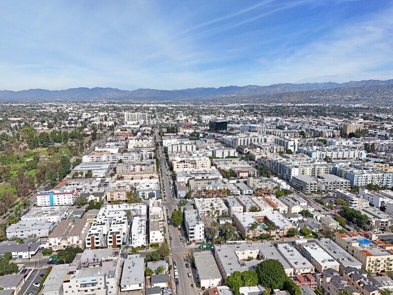 More Photos Of 11275 Huston St, North Hollywood Apartments For Sale