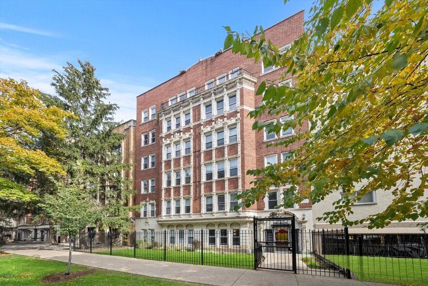 More Photos Of 5417 N Kenmore Ave, Chicago Apartments For Sale