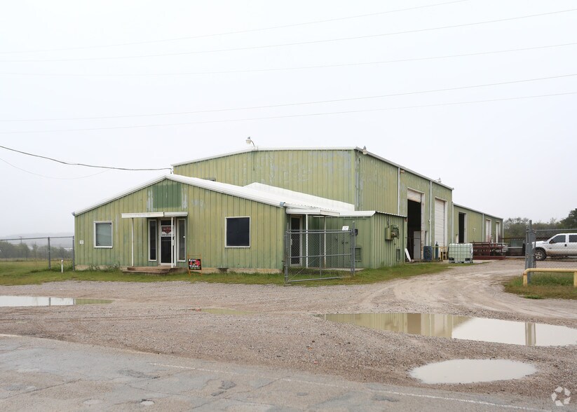 Primary Photo Of 413 Lee Rd, Mineral Wells Warehouse For Sale