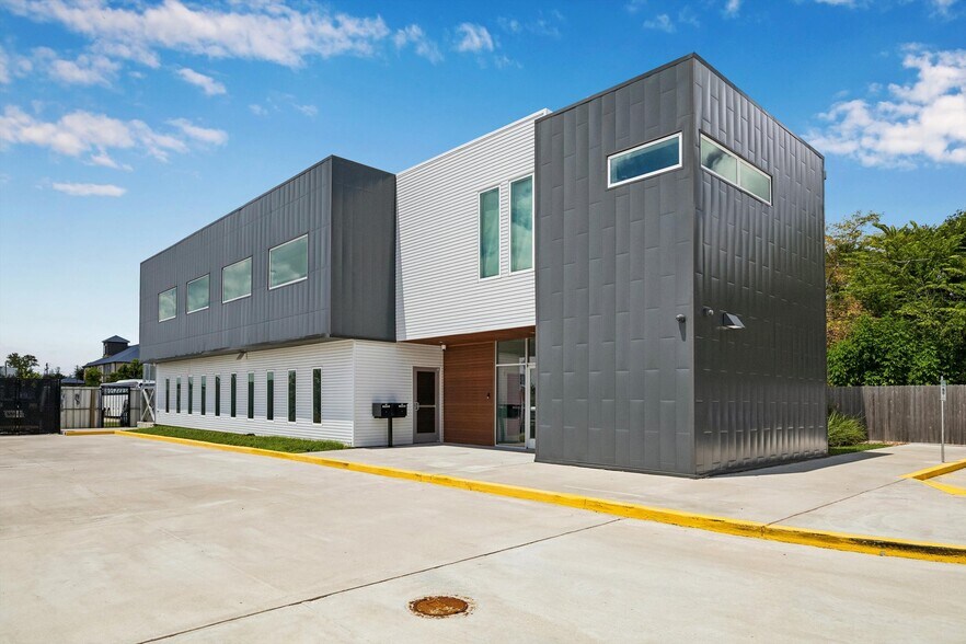 Primary Photo Of 2535 North Fwy, Houston Office For Lease