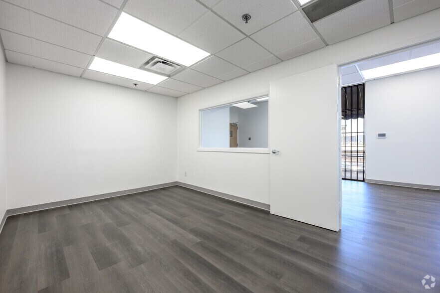 More Photos Of 4520 S Buckner Blvd, Dallas Manufacturing For Lease