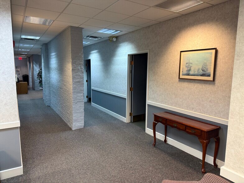 More Photos Of 1310 Market St, Wheeling Office For Lease
