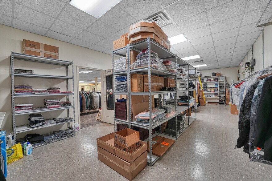 More Photos Of 2126 W Gore Blvd, Lawton Freestanding For Lease