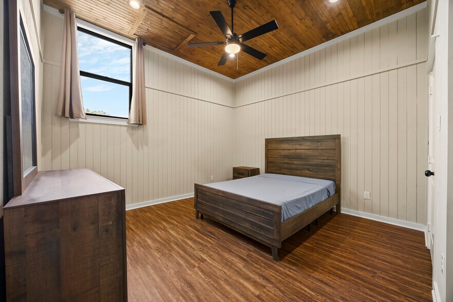 More Photos Of 397 VZ County Road 3611, Edgewood Sports And Entertainment For Sale