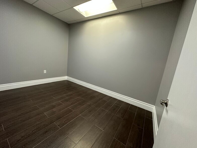 More Photos Of 7451 Wiles Rd, Coral Springs Medical For Lease