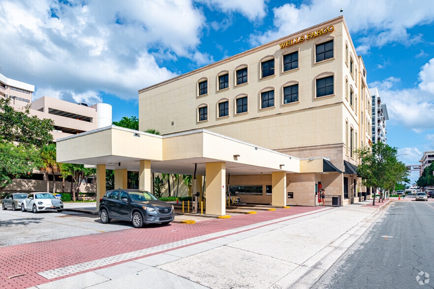 More Photos Of 303 Banyan Blvd, West Palm Beach Medical For Lease