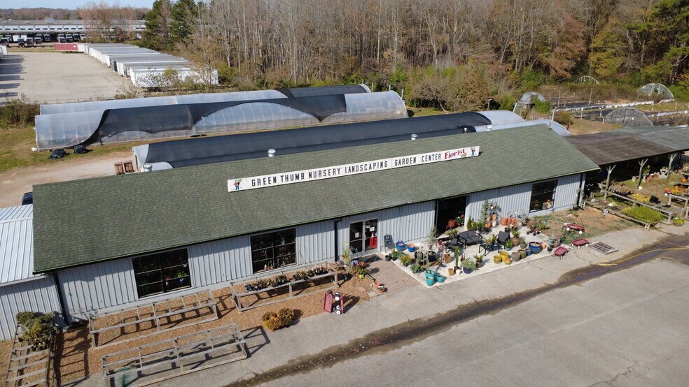 More Photos Of 826 Broad N st, Lexington Storefront For Sale