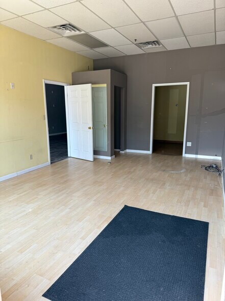 More Photos Of 161 S Middletown Rd, Nanuet Storefront For Lease