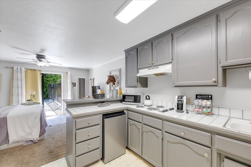 More Photos Of 22732 Middle Camp rd, Sonora Hotel For Sale