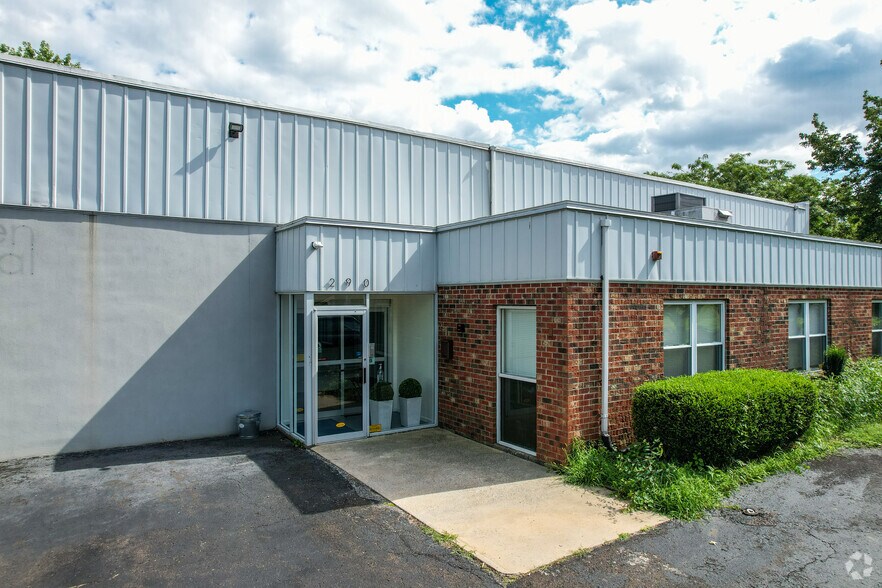 More Photos Of 290 Andrews Rd, Trevose Flex For Lease