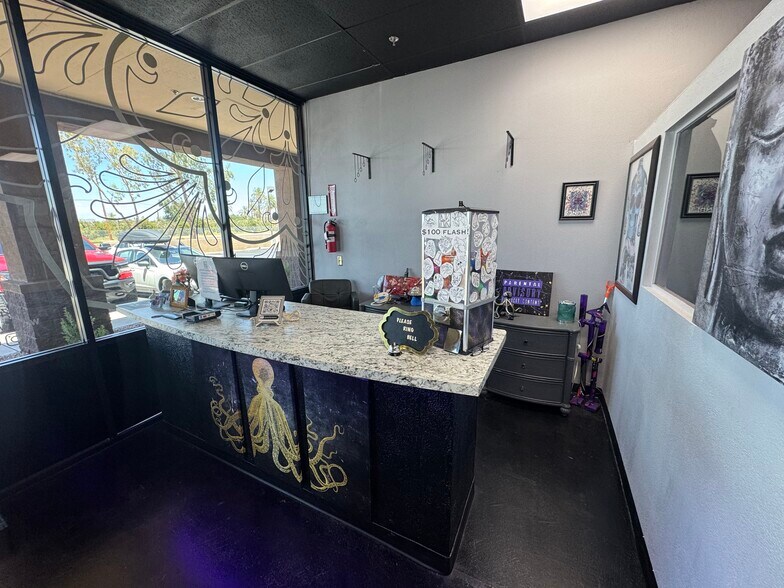 More Photos Of 5057 E McKellips Rd, Mesa General Retail For Lease