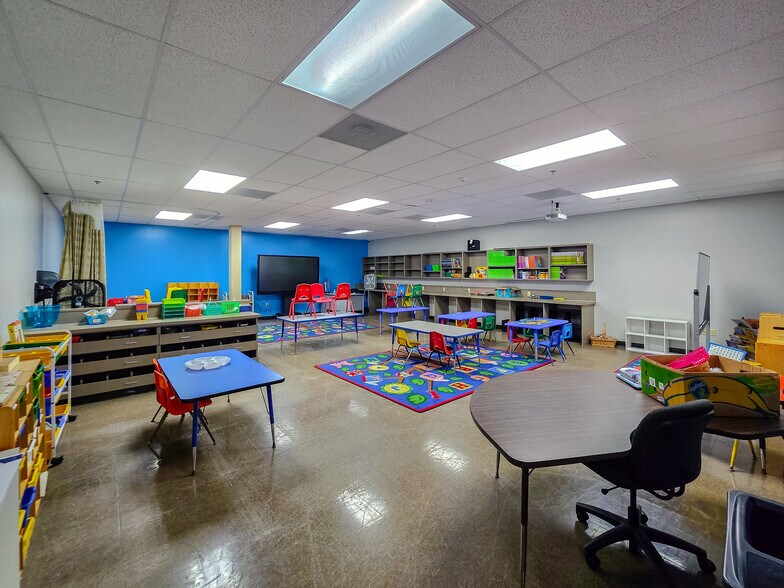 More Photos Of 2810 S US Highway 1, Fort Pierce General Retail For Sale