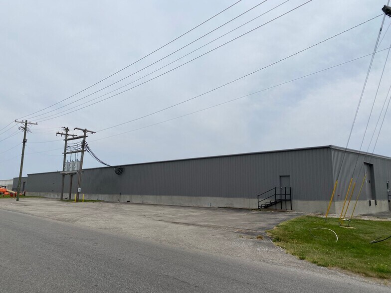 More Photos Of 2200 4th Ave, Seymour Manufacturing For Lease