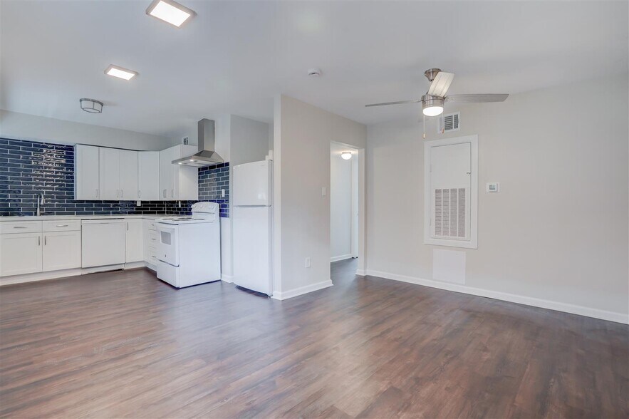 More Photos Of 1824 Thonig Rd, Houston Apartments For Sale