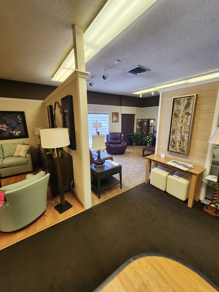 More Photos Of 706 Trancas St, Napa Freestanding For Lease