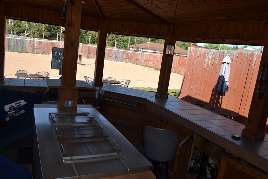More Photos Of 1110 W Campus Ave, Wausau General Retail For Sale