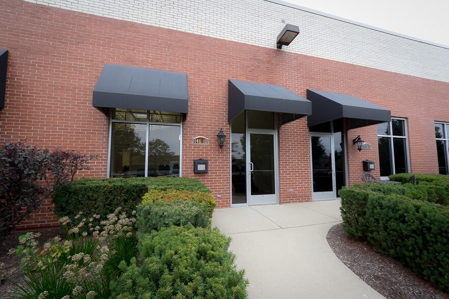 More Photos Of 145 Tower Dr, Burr Ridge Light Distribution For Sale