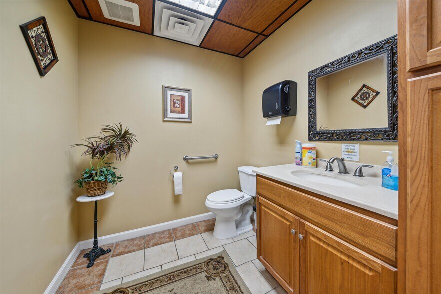 More Photos Of 3940 Pennsylvania 257, Seneca General Retail For Sale