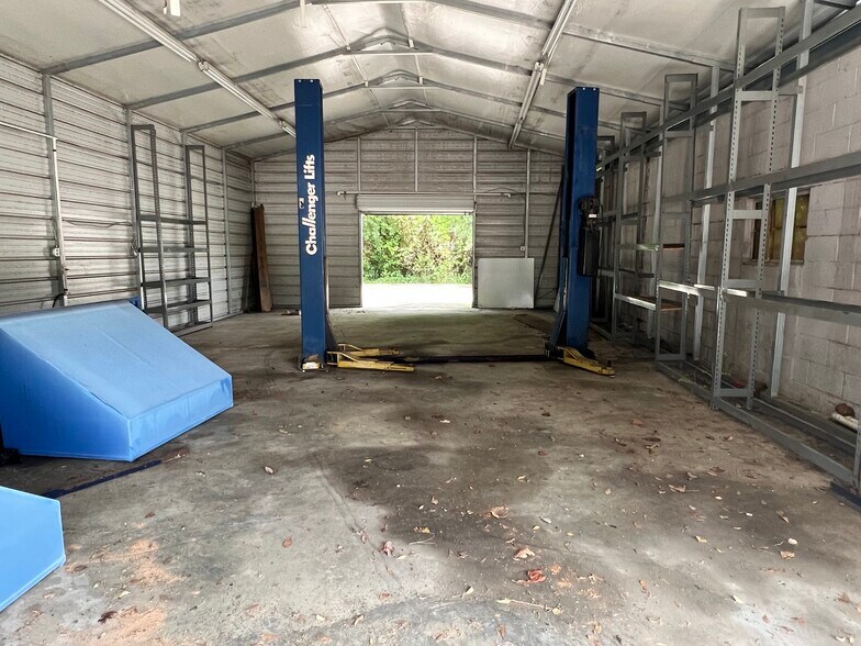 More Photos Of 13715 NC 50 Hwy N, Willow Spring Auto Repair For Lease