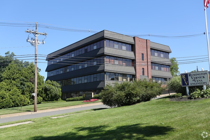 More Photos Of 10 Allen St, Toms River Office For Lease