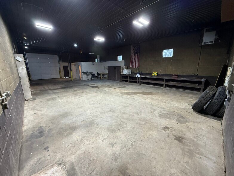 More Photos Of 11990 NE Sate Route 800, Magnolia Industrial For Lease
