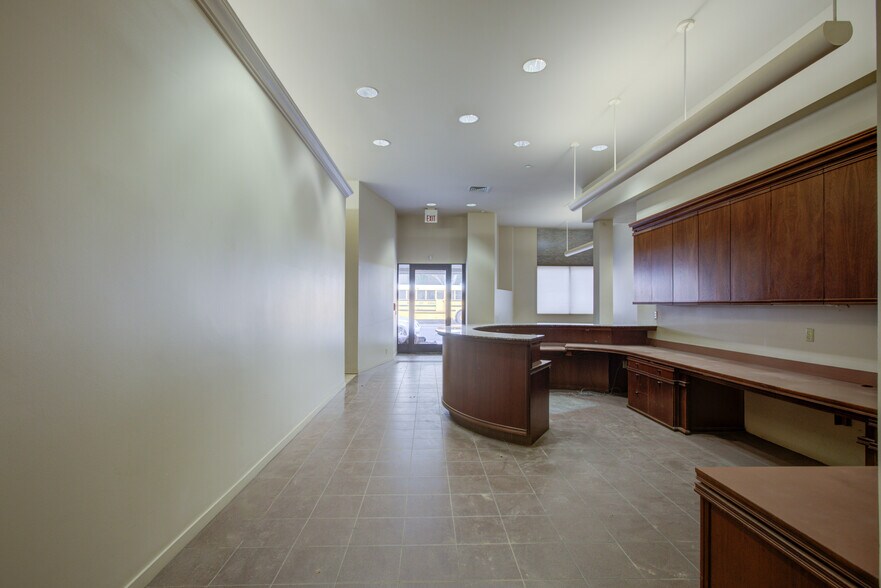 More Photos Of 817-819 10th St, Modesto Office For Sale